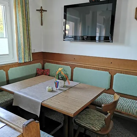 Haus Lienbacher ミッタージル